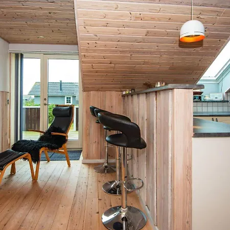8 Person Holiday In Harbo Re