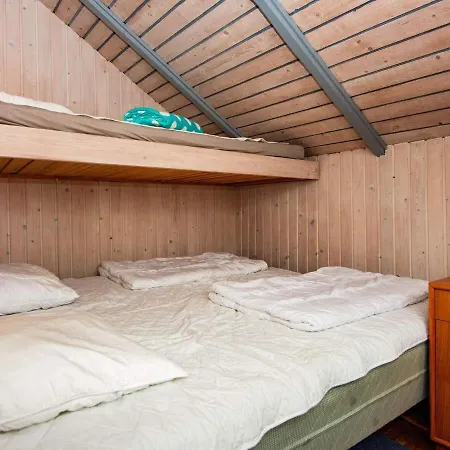 8 Person Holiday In Harbo Re