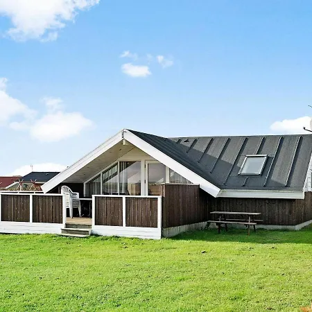 8 Person Holiday In Harbo Re
